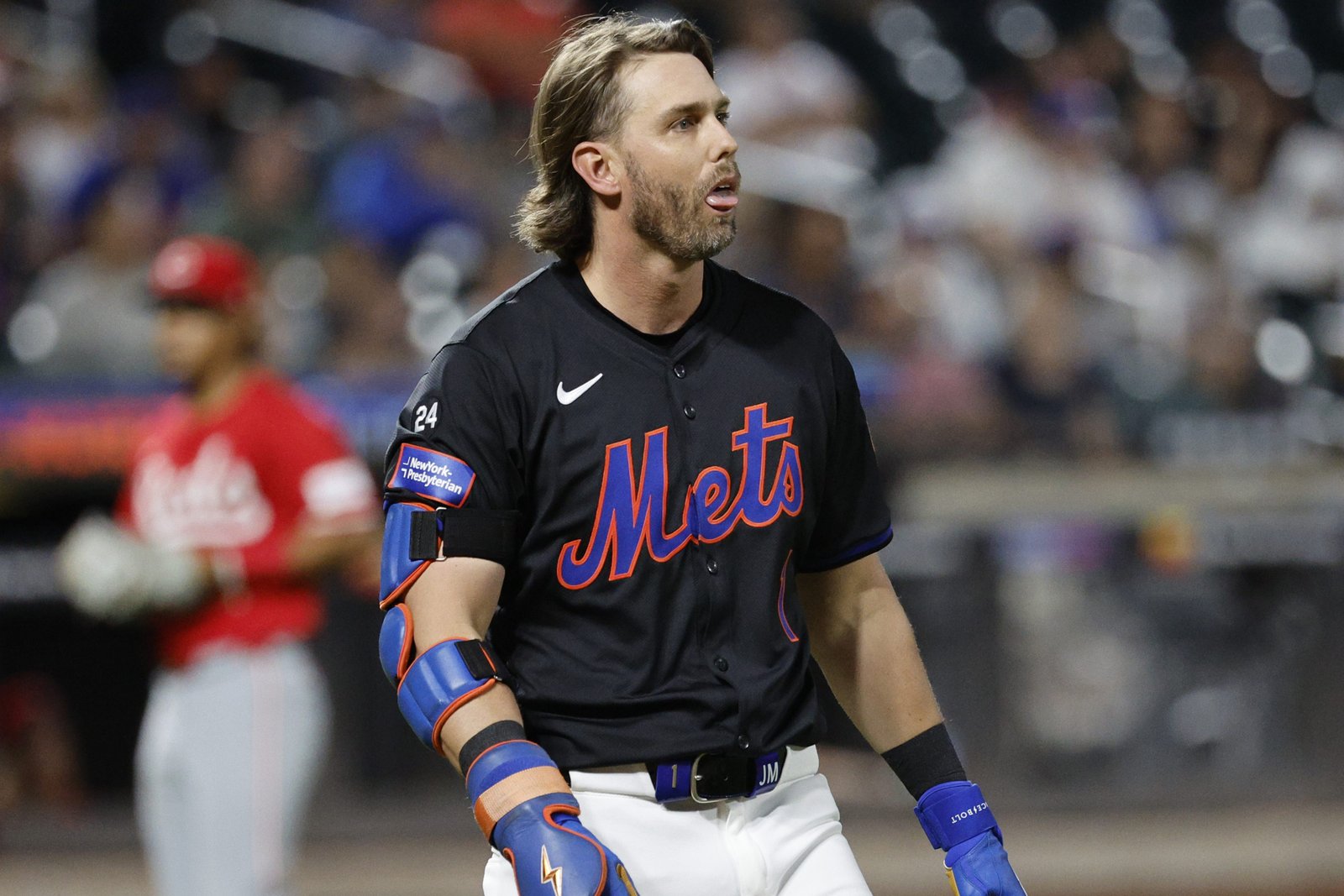 

'Mets suffer major setback as 2B Jeff McNeil fractures wrist' | Picks n' Previews