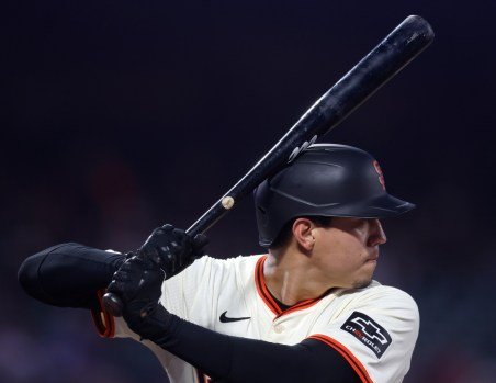 

'Flores Takes Option with Giants, Ray Remains with Team' | Picks n' Previews