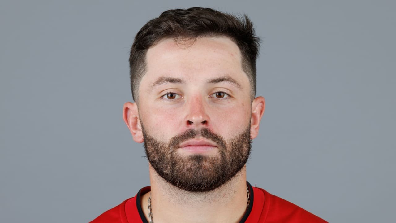 

Several Buccaneers Absent from Practice, Including QB Baker Mayfield with Knee Injury | Picks n' Previews