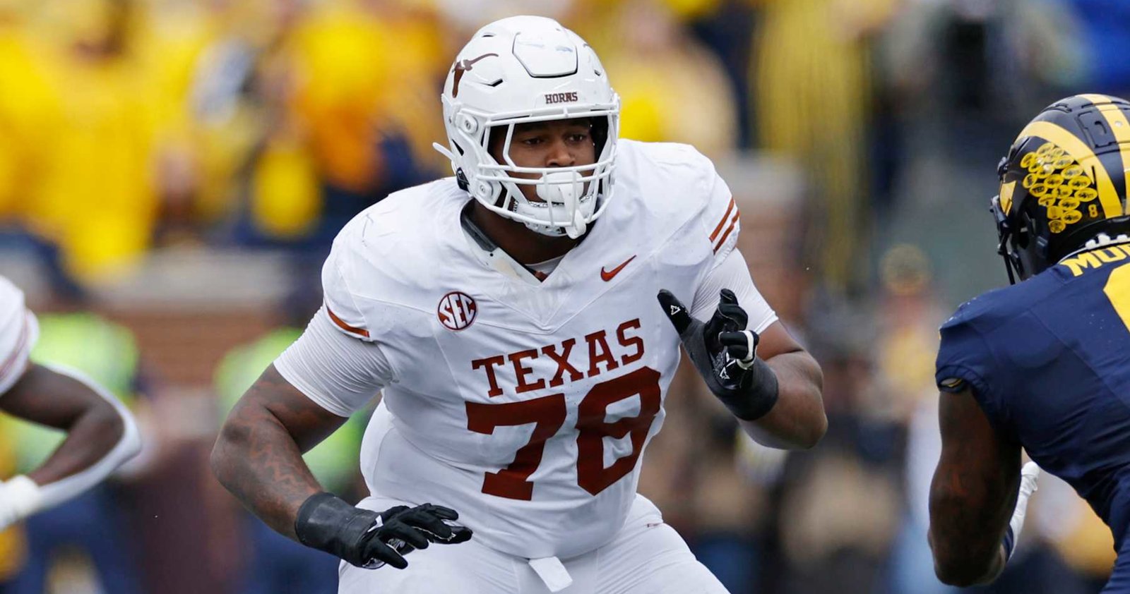 

Kelvin Banks Jr. from Texas announces his entry into the NFL draft | Picks n' Previews