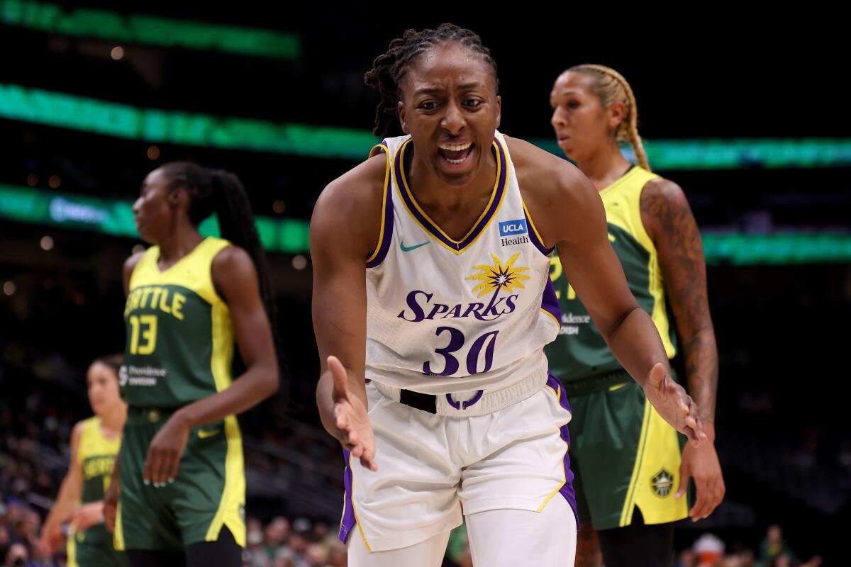 Seattle Storm vs L.A. Sparks: Análisis de su choque en la WNBA | Picks n' Previews