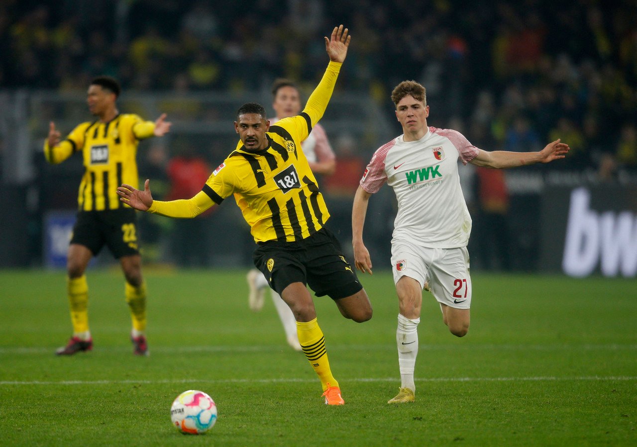 Augsburg vs Dortmund: Bundesliga Clash Prediction & Picks