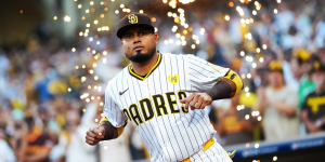 

Luis Arraez, Padres' Top Hitter, Has Surgery on Injured Thumb