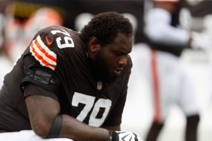 

Browns put OT Dawand Jones on injured reserve, add Geron Christian to roster