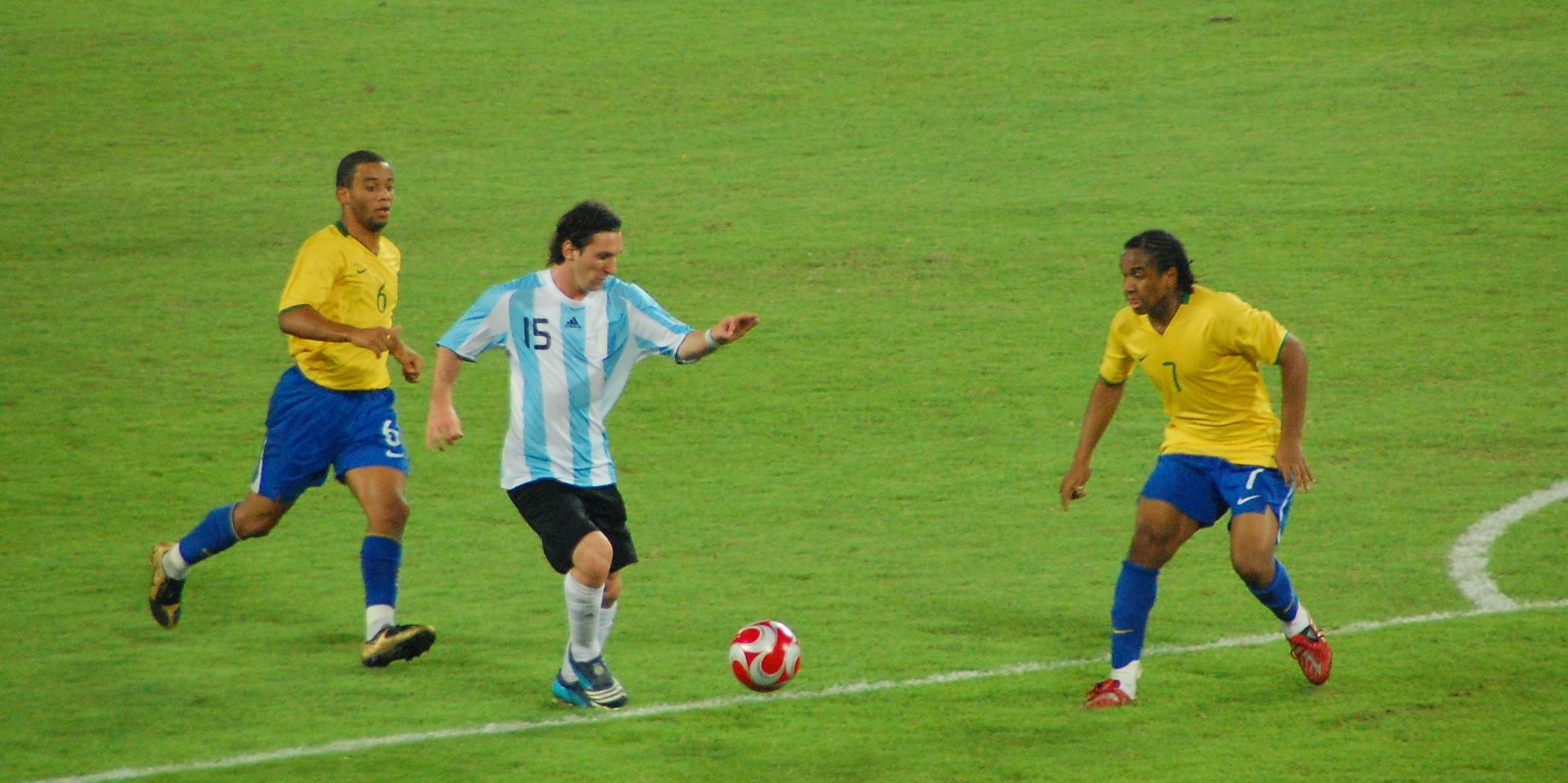 Rivalidade Brasil vs Argentina no Futebol: Uma Análise Histórica